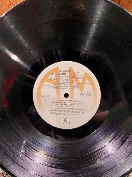 38 Special (2) : Rockin' Into The Night (LP, Album, Club)