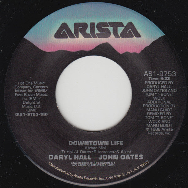Daryl Hall John Oates* : Downtown Life (7", Single)